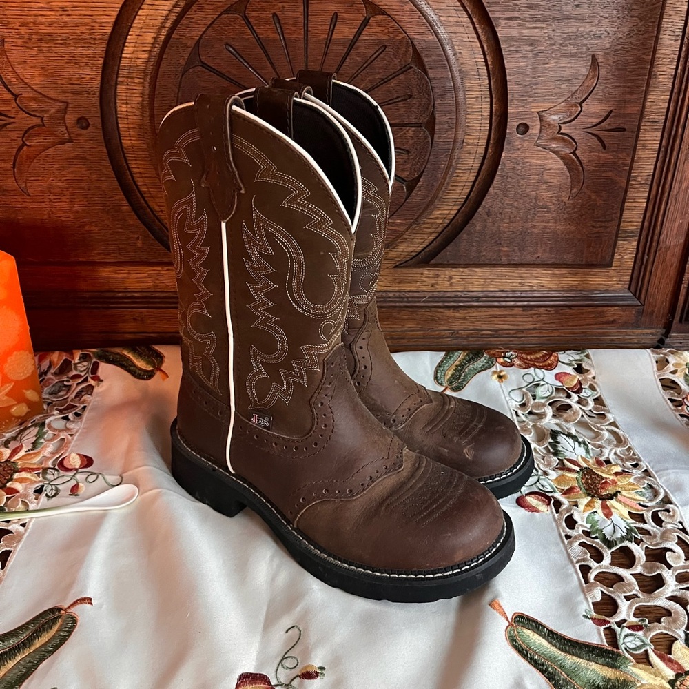 Justin Inji cowboy boots never worn!